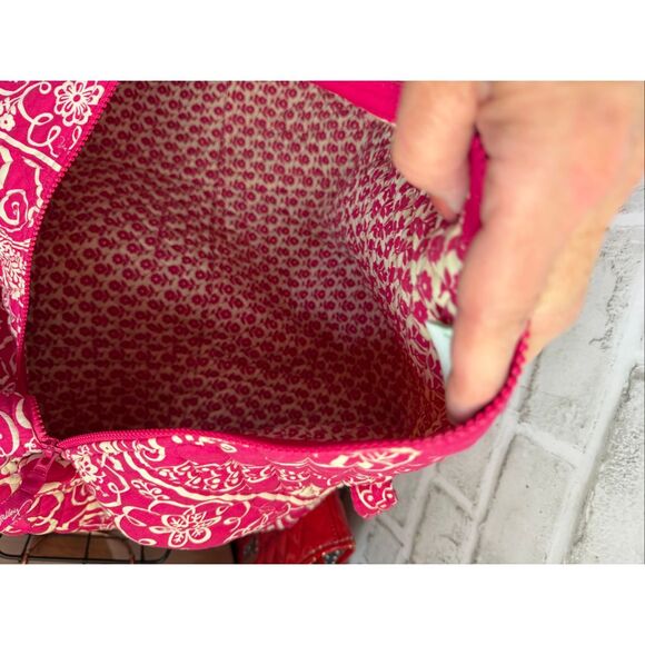 Vera Bradley Large Duffel Bag Very Berry Paisley (Retired Pattern) Bright Color - Picture 4 of 8